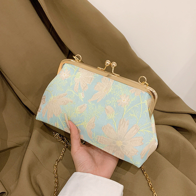 NEW CLIP CHAIN BAG สไตล์จีน กระเป๋าเปลือกกระเป๋ากระเป๋ากระเป๋าดอกไม้กระเป๋าไหล่กระเป๋าแฟชั่น อาหารเย็น กระเป๋ากระเป๋าสําหรับผู้หญิง