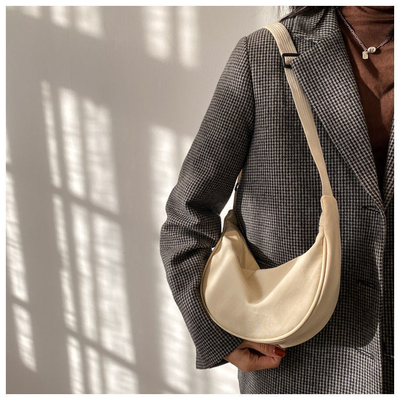กระเป๋าสะพายไนลอน กระเป๋าสะพายไนลอน หญิง 2024 NEW DUMPLING lightweight underarm bag กระเป๋าสะพายกระเป๋าสะพายกระเป๋า
