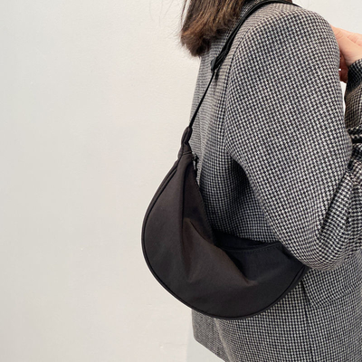 กระเป๋าสะพายไนลอน กระเป๋าสะพายไนลอน หญิง 2024 NEW DUMPLING lightweight underarm bag กระเป๋าสะพายกระเป๋าสะพายกระเป๋า