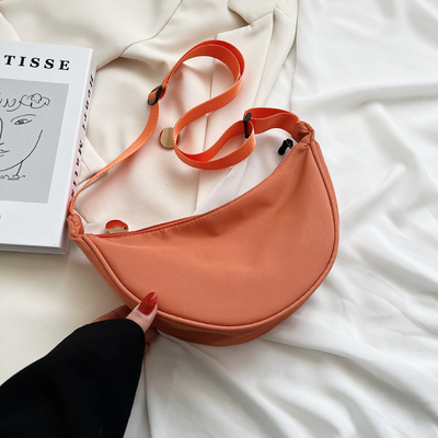 กระเป๋าสะพายไนลอน กระเป๋าสะพายไนลอน หญิง 2024 NEW DUMPLING lightweight underarm bag กระเป๋าสะพายกระเป๋าสะพายกระเป๋า