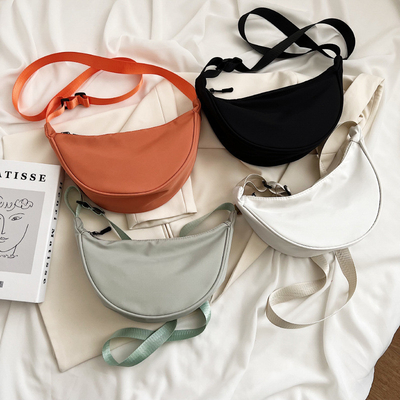 กระเป๋าสะพายไนลอน กระเป๋าสะพายไนลอน หญิง 2024 NEW DUMPLING lightweight underarm bag กระเป๋าสะพายกระเป๋าสะพายกระเป๋า