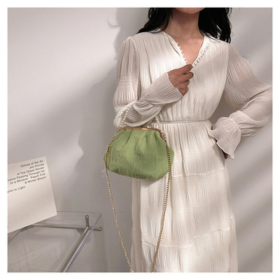 2024 NEW RETRO FAIRY SOLID COLOR กระเป๋าเล็กกระเป๋าขาวกระเป๋าเปียร์กระเป๋าผ้าขัดของผู้หญิงในกระเป๋ากระเป๋า