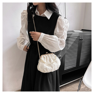 2024 NEW RETRO FAIRY SOLID COLOR กระเป๋าเล็กกระเป๋าขาวกระเป๋าเปียร์กระเป๋าผ้าขัดของผู้หญิงในกระเป๋ากระเป๋า