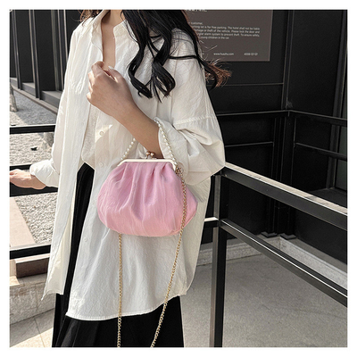 2024 NEW RETRO FAIRY SOLID COLOR กระเป๋าเล็กกระเป๋าขาวกระเป๋าเปียร์กระเป๋าผ้าขัดของผู้หญิงในกระเป๋ากระเป๋า