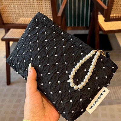 POLKA DOT BLACK MAKEUP BAG สวย สะอาด