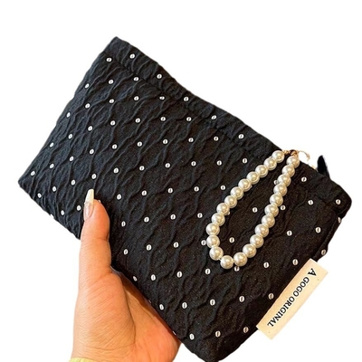 POLKA DOT BLACK MAKEUP BAG สวย สะอาด