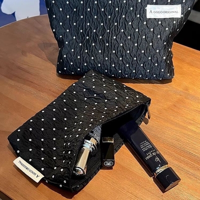POLKA DOT BLACK MAKEUP BAG สวย สะอาด