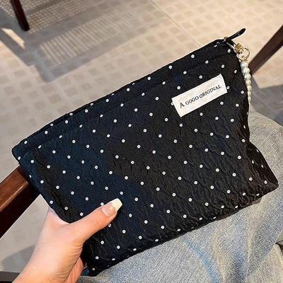 POLKA DOT BLACK MAKEUP BAG สวย สะอาด