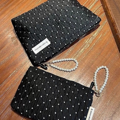POLKA DOT BLACK MAKEUP BAG สวย สะอาด