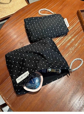 POLKA DOT BLACK MAKEUP BAG สวย สะอาด