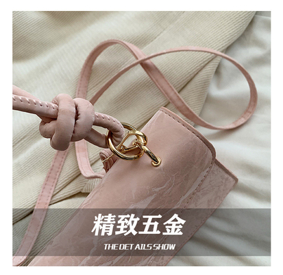 กระเป๋าสะพายมือเกรดสูง ผู้หญิง เทรนด์ใหม่แฟชั่น NICHE ดีไซน์ กระเป๋าสะพายมือ