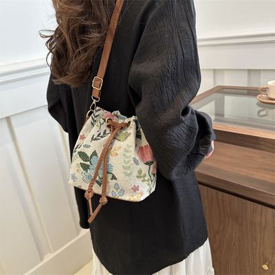 NEW CHINESE NATIONAL WIND ARMIPIT BUCKET BAG แฟชั่นแบบง่ายๆ เทรนด์ฤดูร้อน สไตล์ผ้าใบใหม่ สไตล์สูง