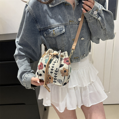 NEW CHINESE NATIONAL WIND ARMIPIT BUCKET BAG แฟชั่นแบบง่ายๆ เทรนด์ฤดูร้อน สไตล์ผ้าใบใหม่ สไตล์สูง