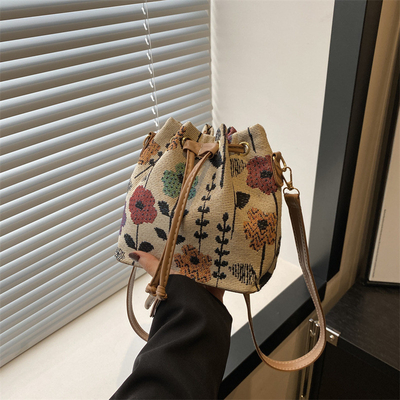 NEW CHINESE NATIONAL WIND ARMIPIT BUCKET BAG แฟชั่นแบบง่ายๆ เทรนด์ฤดูร้อน สไตล์ผ้าใบใหม่ สไตล์สูง