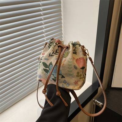 NEW CHINESE NATIONAL WIND ARMIPIT BUCKET BAG แฟชั่นแบบง่ายๆ เทรนด์ฤดูร้อน สไตล์ผ้าใบใหม่ สไตล์สูง