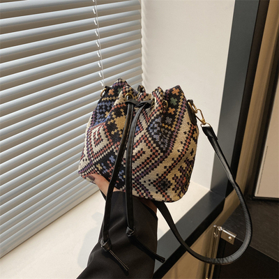 NEW CHINESE NATIONAL WIND ARMIPIT BUCKET BAG แฟชั่นแบบง่ายๆ เทรนด์ฤดูร้อน สไตล์ผ้าใบใหม่ สไตล์สูง