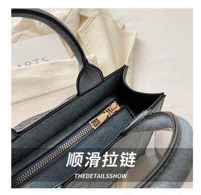 VINTAGE CHIC TEXTURED LETTER TOTE BAG กระเป๋าผ้าผู้หญิง 2024 กระเป๋าผ้าแฟชั่นขนาดใหญ่