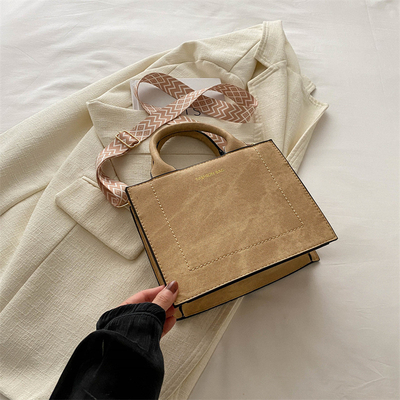VINTAGE CHIC TEXTURED LETTER TOTE BAG กระเป๋าผ้าผู้หญิง 2024 กระเป๋าผ้าแฟชั่นขนาดใหญ่