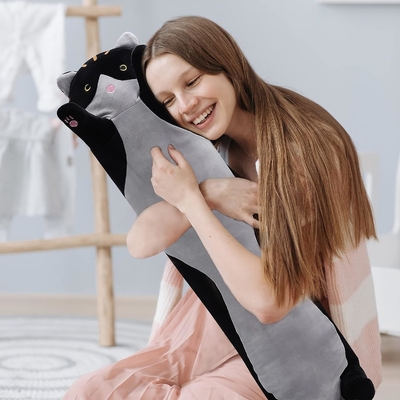 WUYU น่ารัก Plush cat doll น่ารักการ์ตูนอ่อนแอ stuffed ลูกแมวหมอนยาวโยน นอนหมอน doll ของเล่นของขวัญสําหรับเด็ก