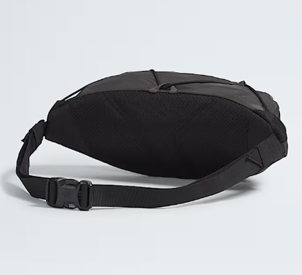 แพ็ค Hip Terra Lumbar 3L ถูกออกแบบมาเพื่อเข้ากับร่างกายที่กําลังเคลื่อนไหว